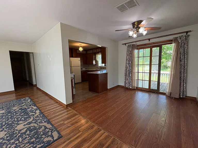 4548 Garfield Rd — Photo 2