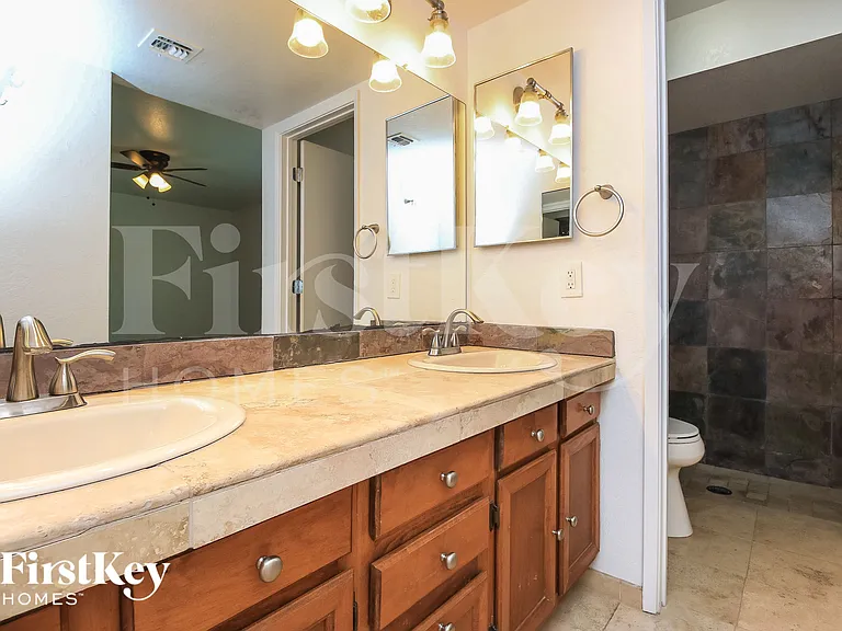 9991 E Victoria Ln — Photo 10