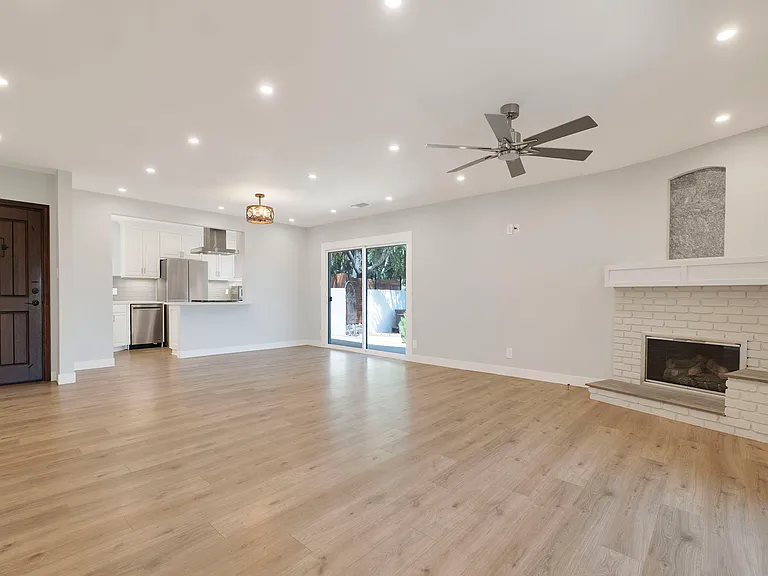 2254 Cross St — Photo 5