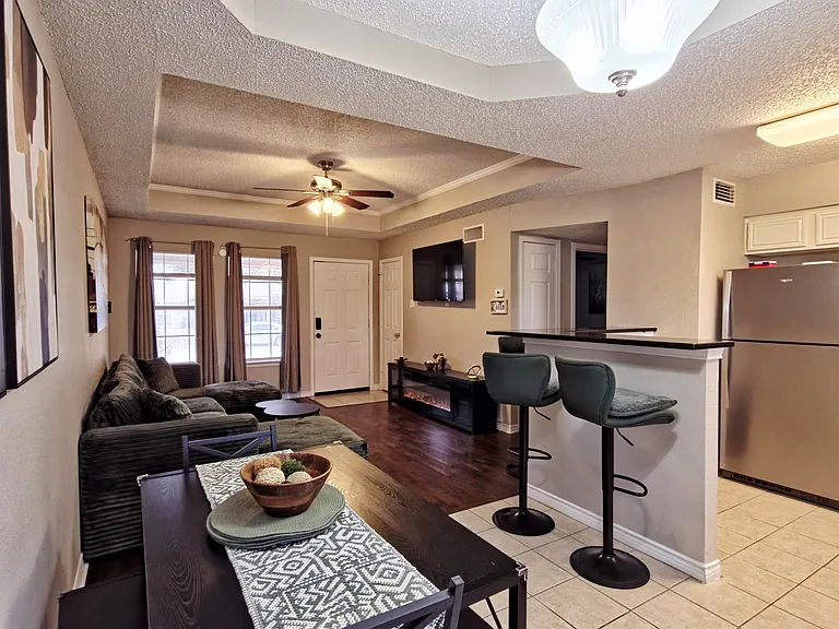Briar Creek Dr — Photo 6