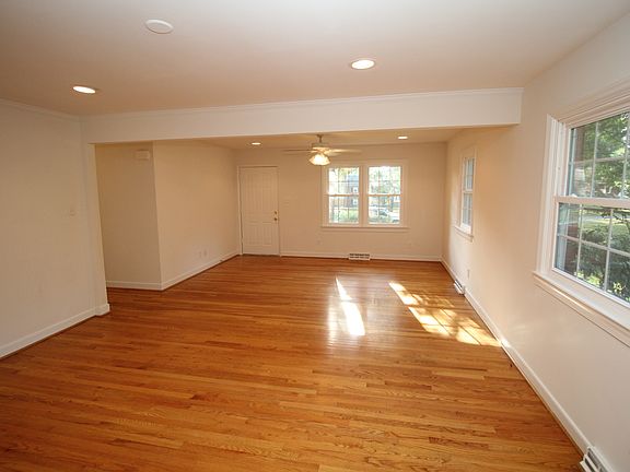 3rd image of 1616 Knollwood Dr