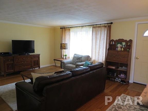5th image of 329 E Fernwood St