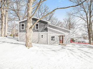 211 N Grove St, Lowell, MI 49331