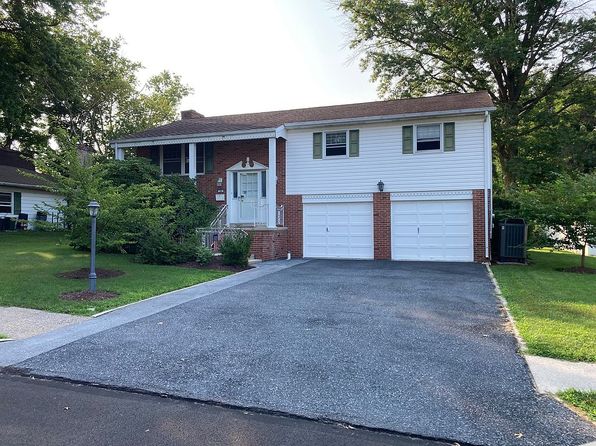 54 Sycamore Ln