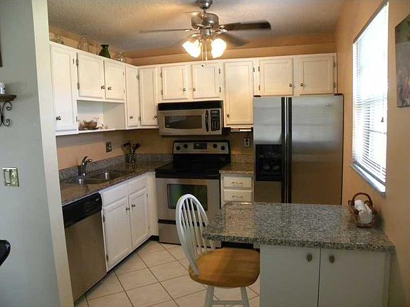 5th image of 34 Pine Arbor Ln
