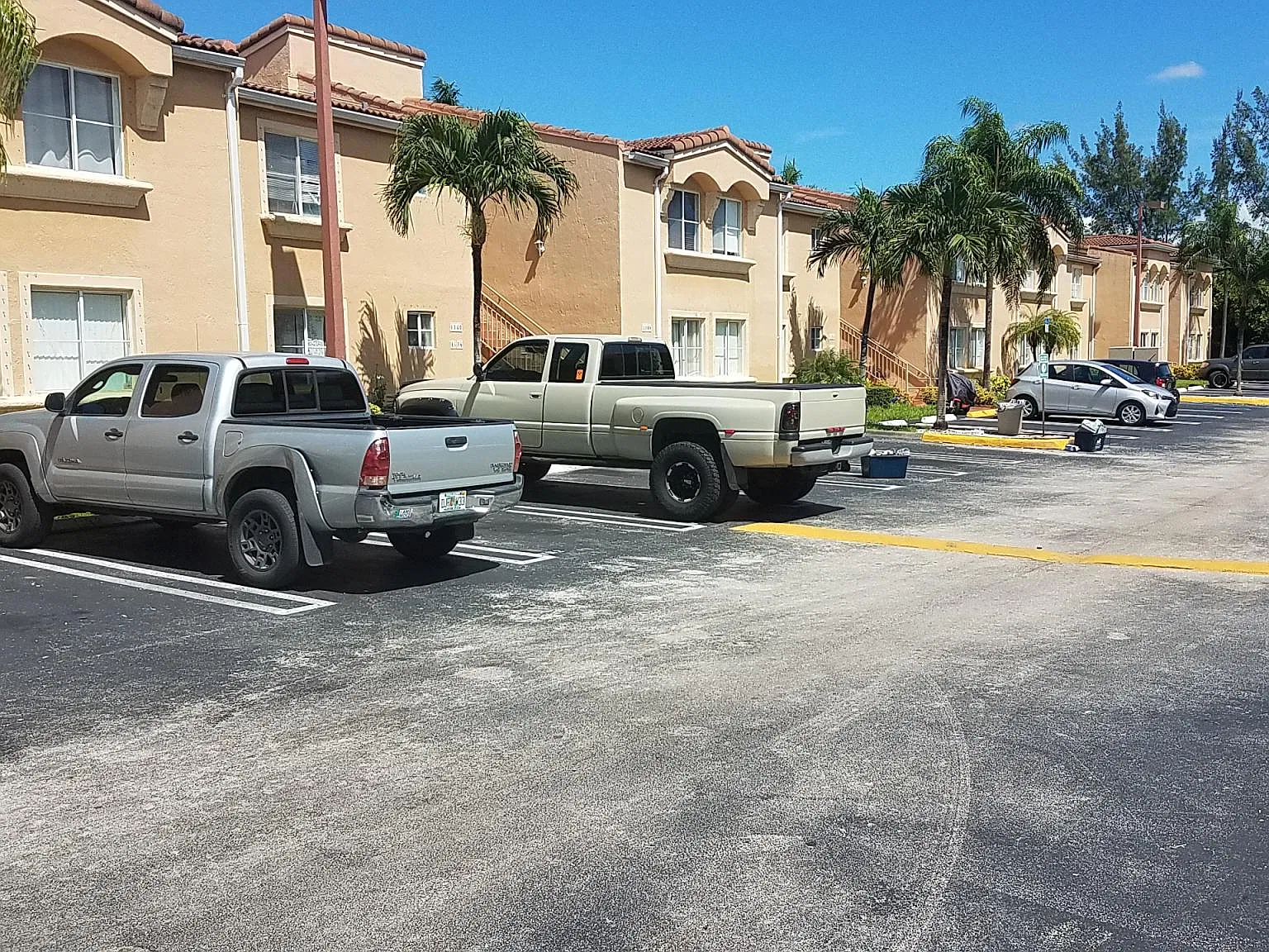 3 bed, 1090 sqft, $2,675 — Photo 3