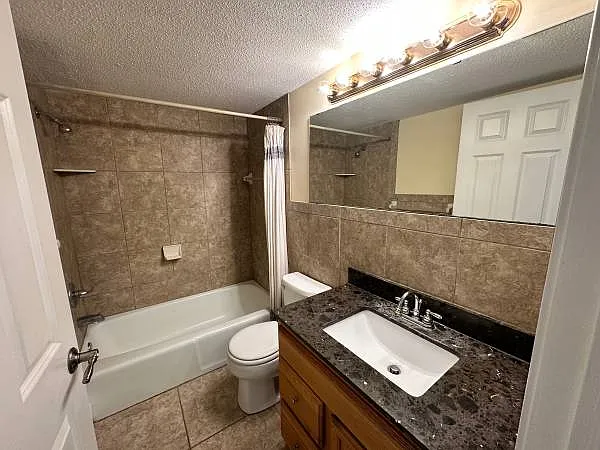 942 Westbrooke Way #1 — Photo 8