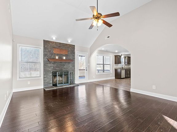 4th image of 1017 Charles Thomas Dr