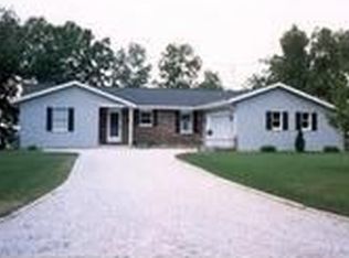 61774 Bayshore Dr, Sturgis, MI 49091