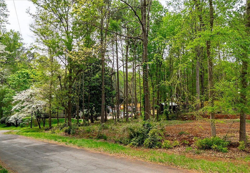 2nd image of 110 Jessamine Dr