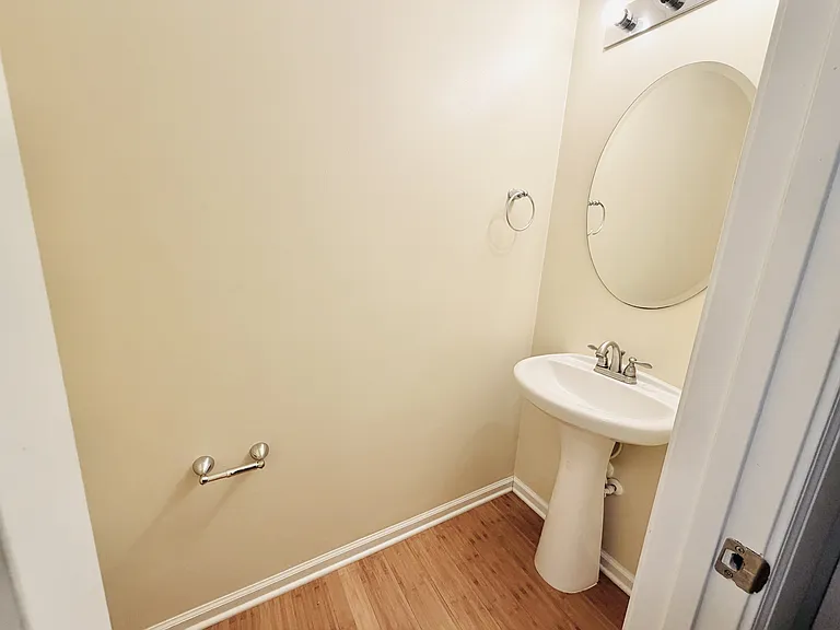 312 Ashmore Ln — Photo 25