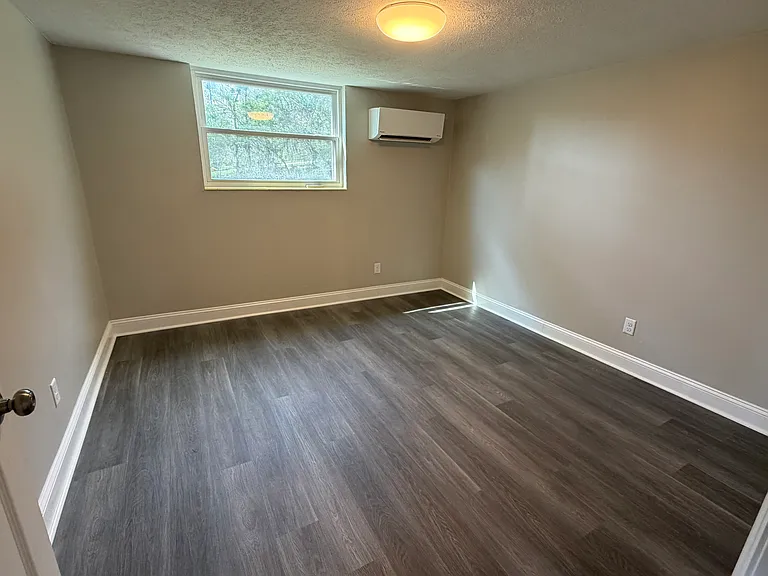 4454 University Dr #B — Photo 7