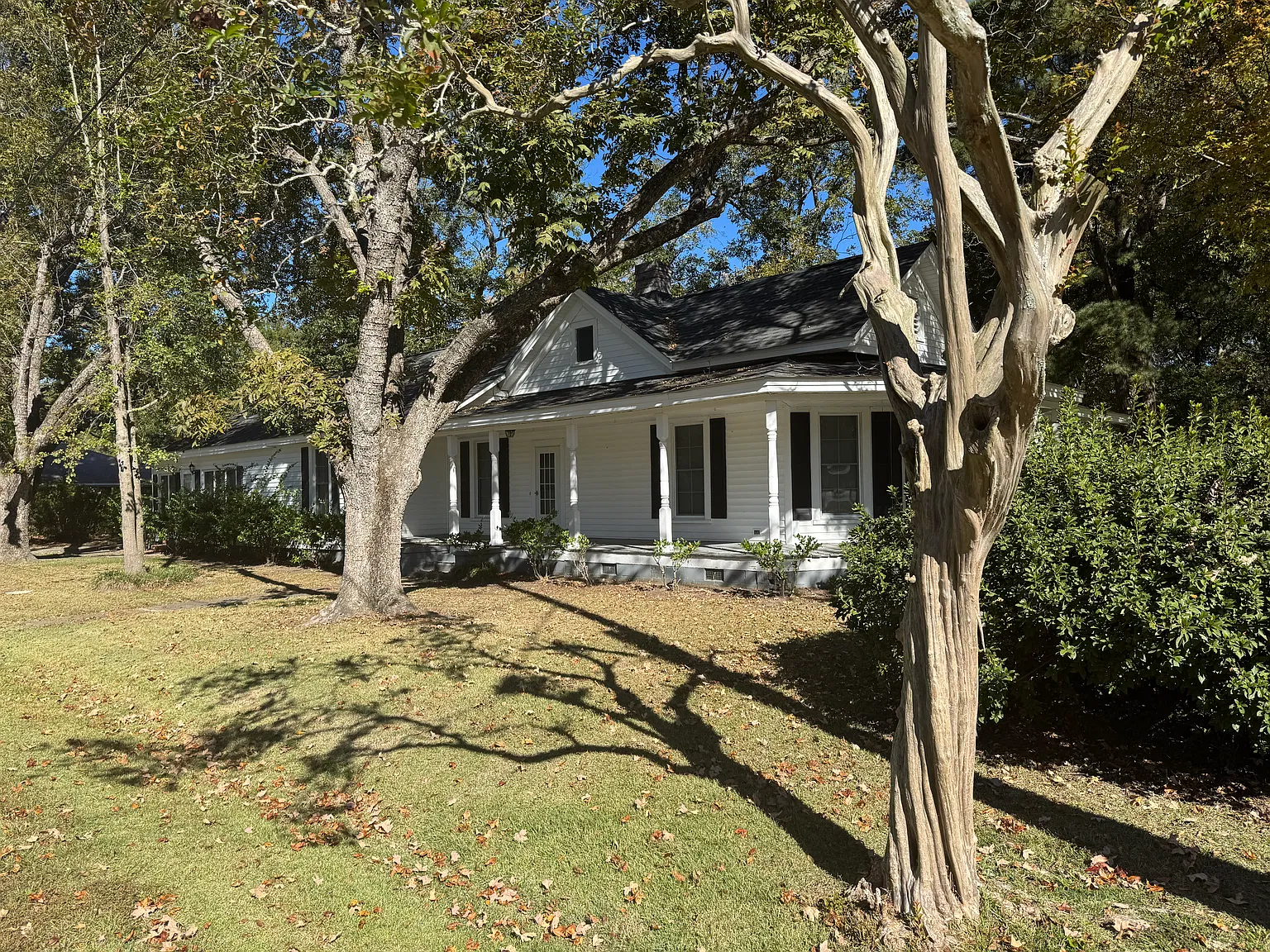 3 bed, 2128 sqft, $1,695 — Photo 1
