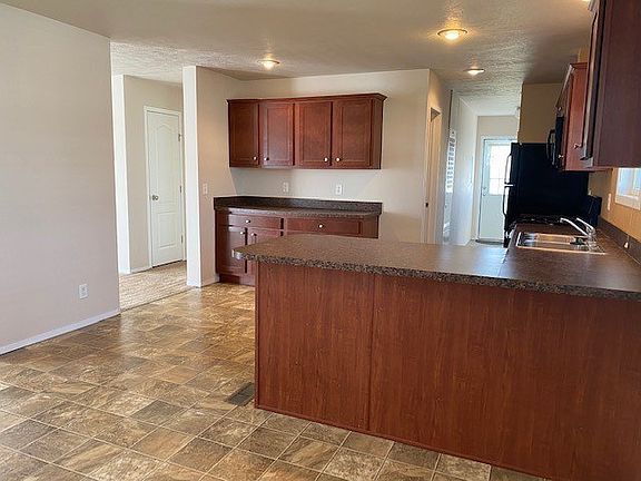 2nd image of 1135 W Superior St #211