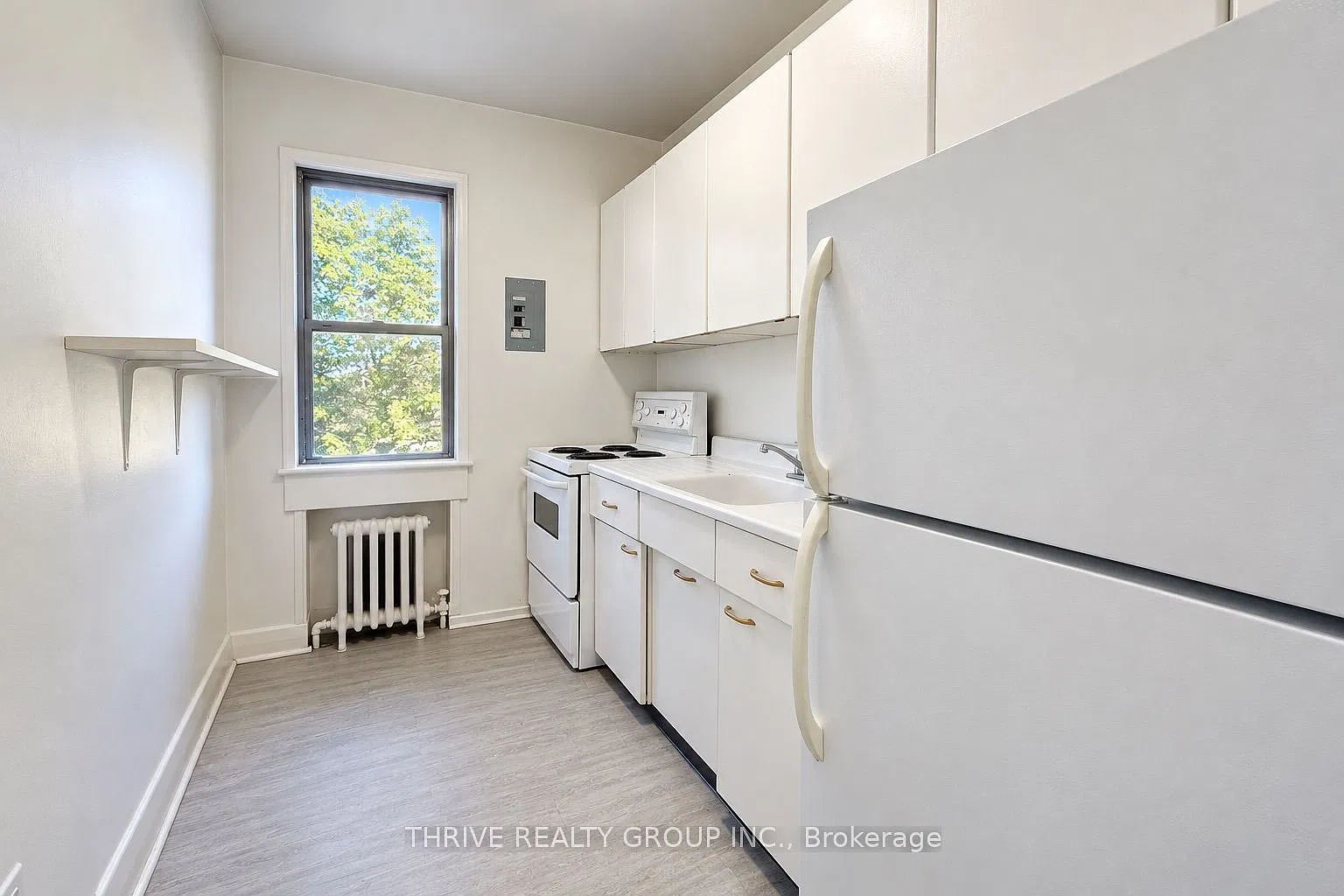 50 Ridout St S — Photo 4