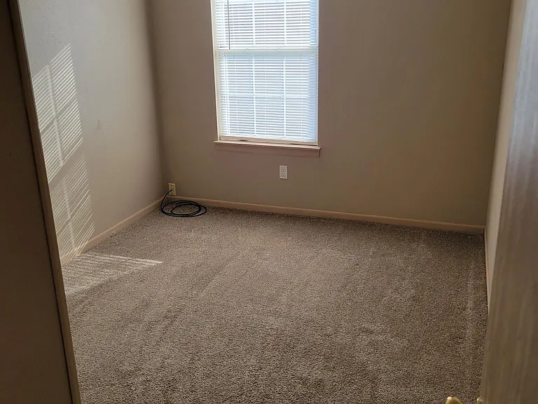 1279 NW Phelps Dr — Photo 14