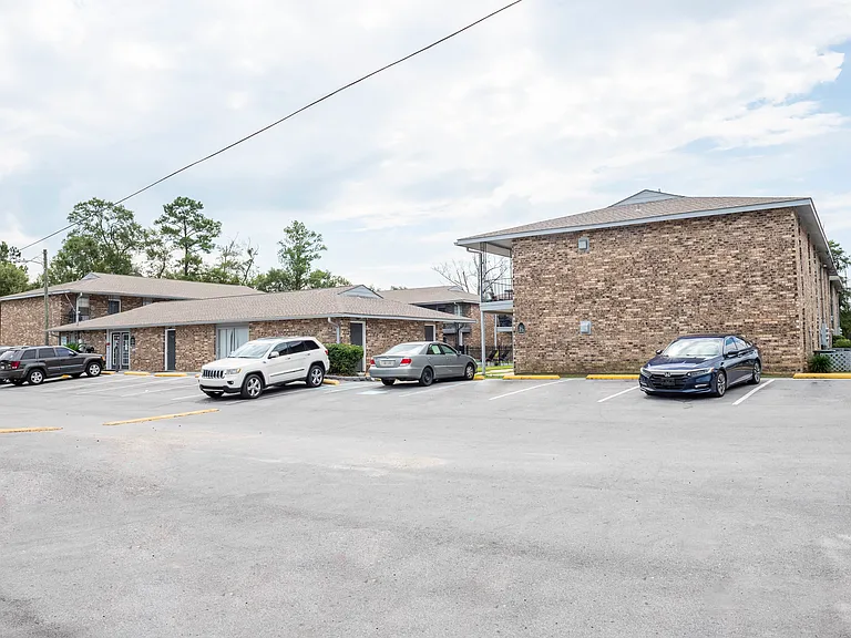 628 Magnolia St — Photo 45