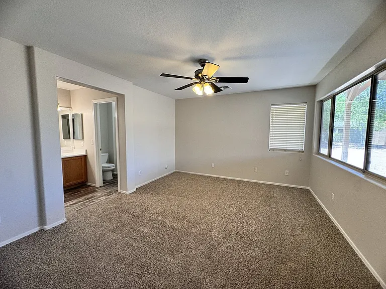 9138 W Ross Ave — Photo 5