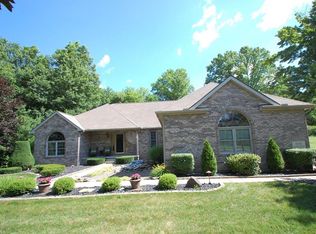 8100 Caymen Blf, Canfield, OH 44406