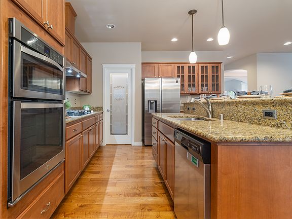 5th image of 3804 Reading St SE