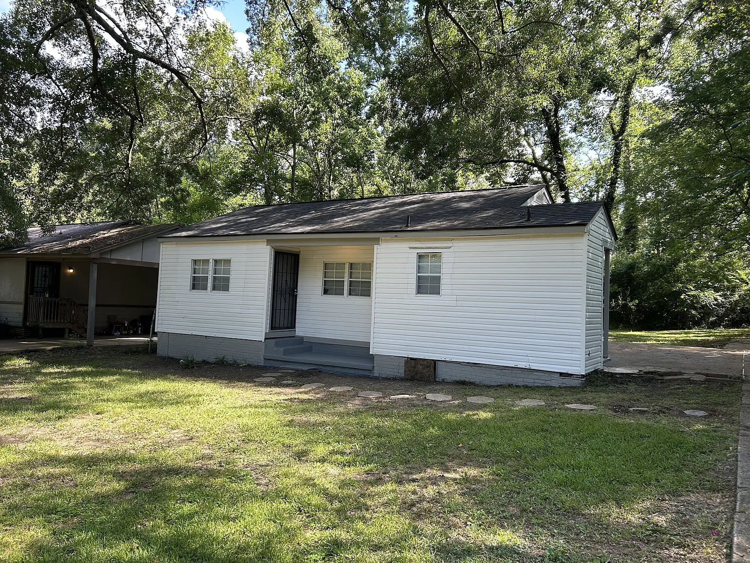 2 bed, 796 sqft, $1,025 — Photo 1