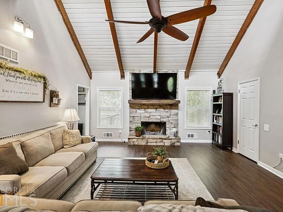 3rd image of 3680 Southpoint Ct
