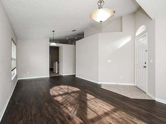 4th image of 9627 Myrtle Creek Ln