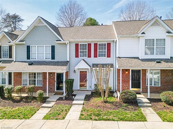 2nd image of 3022 Kensington Pl