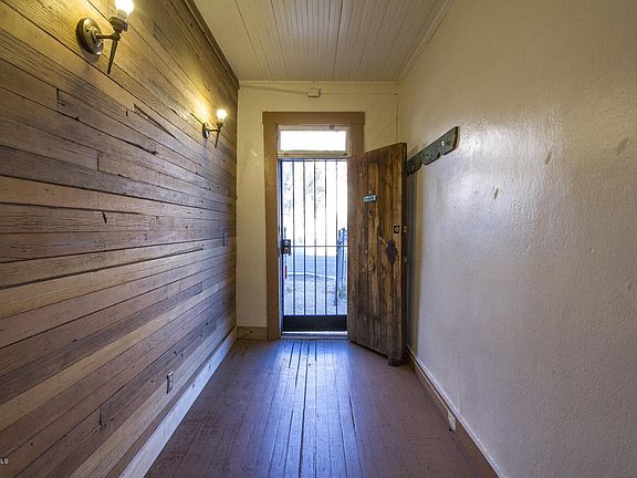 3rd image of 420 S Samaniego Ave