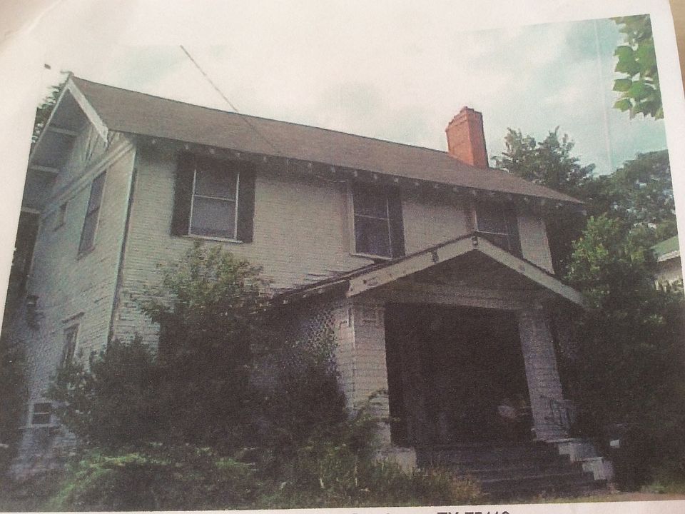 1st image of 638 W 6th Ave
