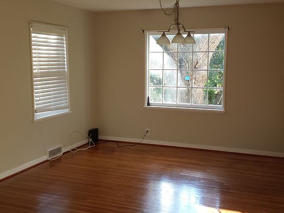 Living room/dining room