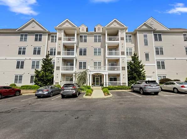 1481 Phillips Rd APT 1103, New Bedford, MA 02745