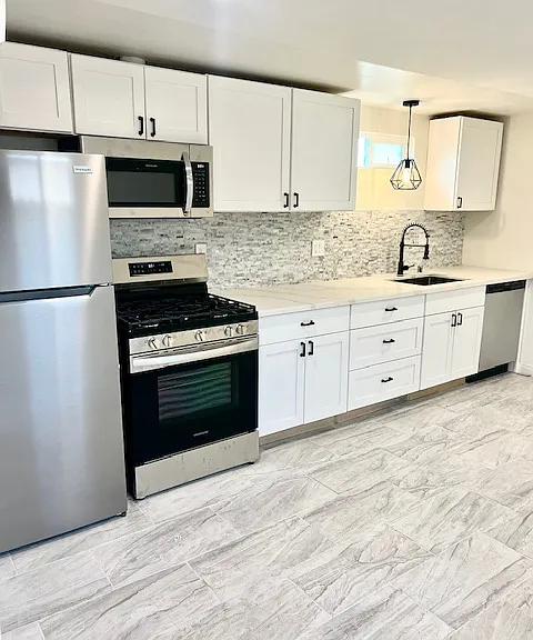 4909 E Mountain View Dr — Photo 1