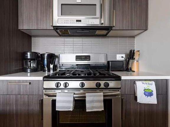 3rd image of 12-15 Broadway #E8