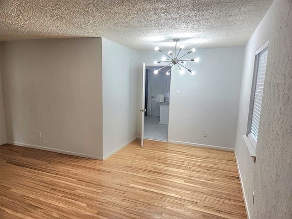 5th image of 1838 Oak Hill Cir