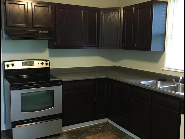 182 Miami Ave — Photo 2
