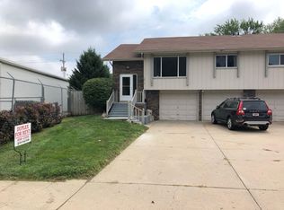12715 Weir St, Omaha, NE 68137