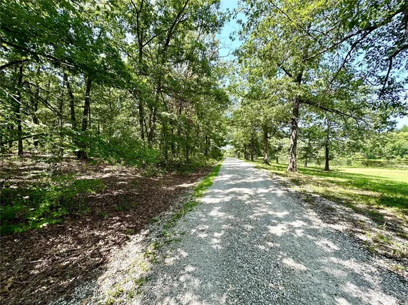 10631 Cedar Ln, Dixon, MO 65459