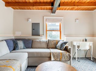 2116 N 35th St #1, Seattle, WA 98103