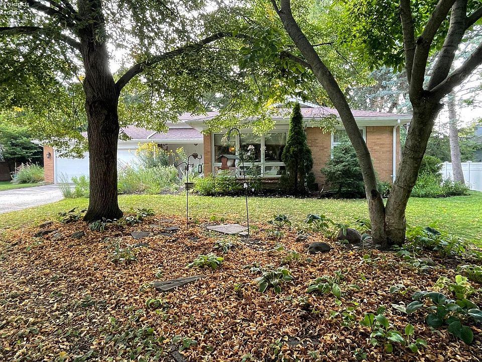 1st image of 604 Knollwood Dr