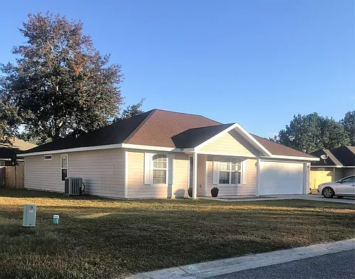1111 SW Yorktown Gln Photo 1