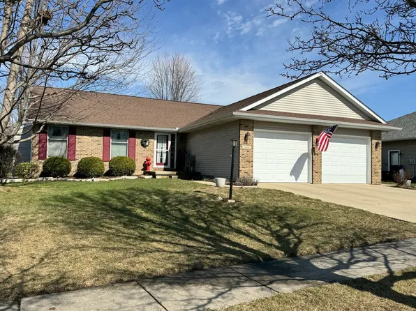 1408 E Heather Dr, Mahomet, IL 61853