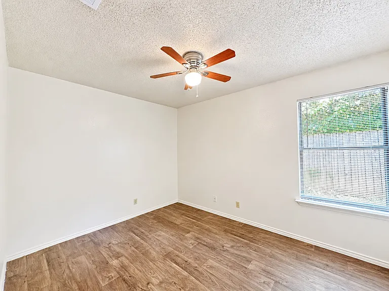 313 Casie Ct #313 — Photo 8