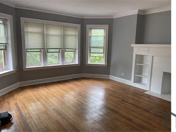 8420 S Ingleside Ave APT 3, Chicago, IL 60619