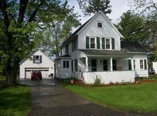 390 Chestnut St, Fredonia, NY