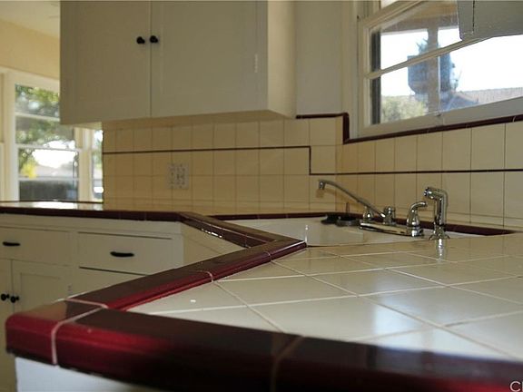 3rd image of 2786 Fremontia Dr