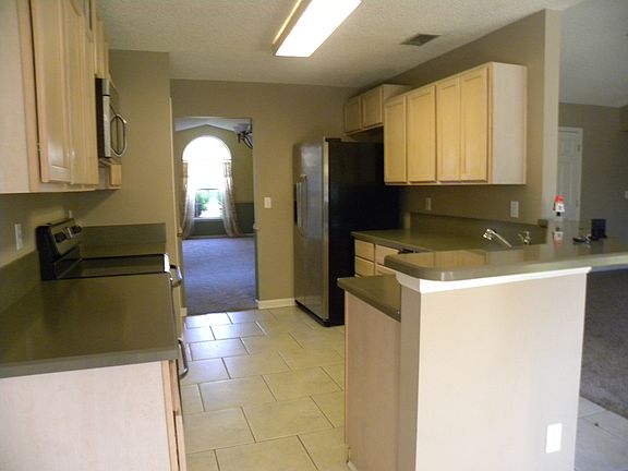 3rd image of 14583 Basilham Ln