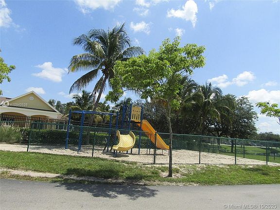 3rd image of 4225 Heritage Cir APT 107
