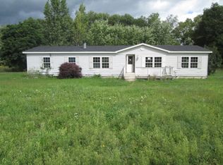 11468 S Castle Rd, Fenwick, MI 48834