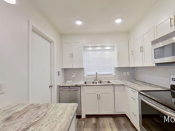 2nd image of 2311 Larkspur Dr